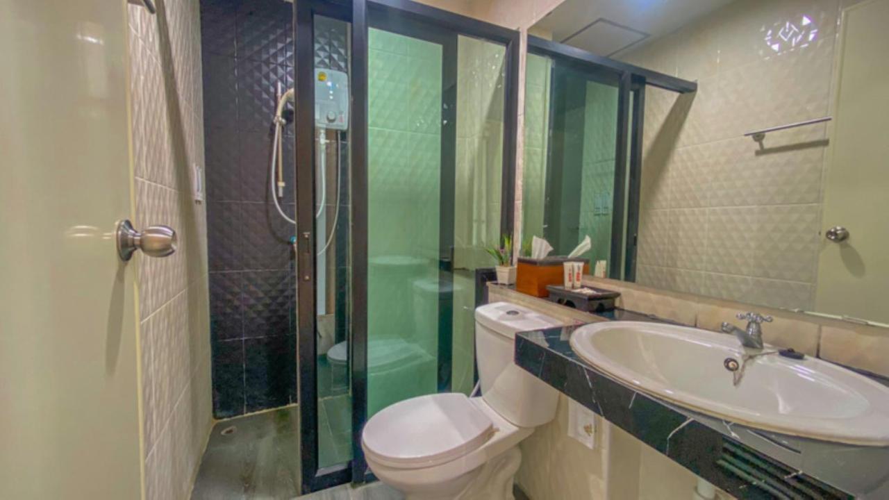 Plearnwan Deluxe Mansion Hotel Bangkok Exterior photo