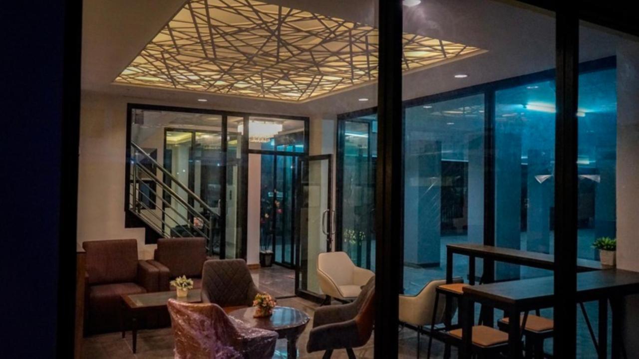 Plearnwan Deluxe Mansion Hotel Bangkok Exterior photo